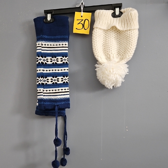 unbranded Accessories - #30 Charming Knit Blue and White Leg Warmera And Pompom Hat Set